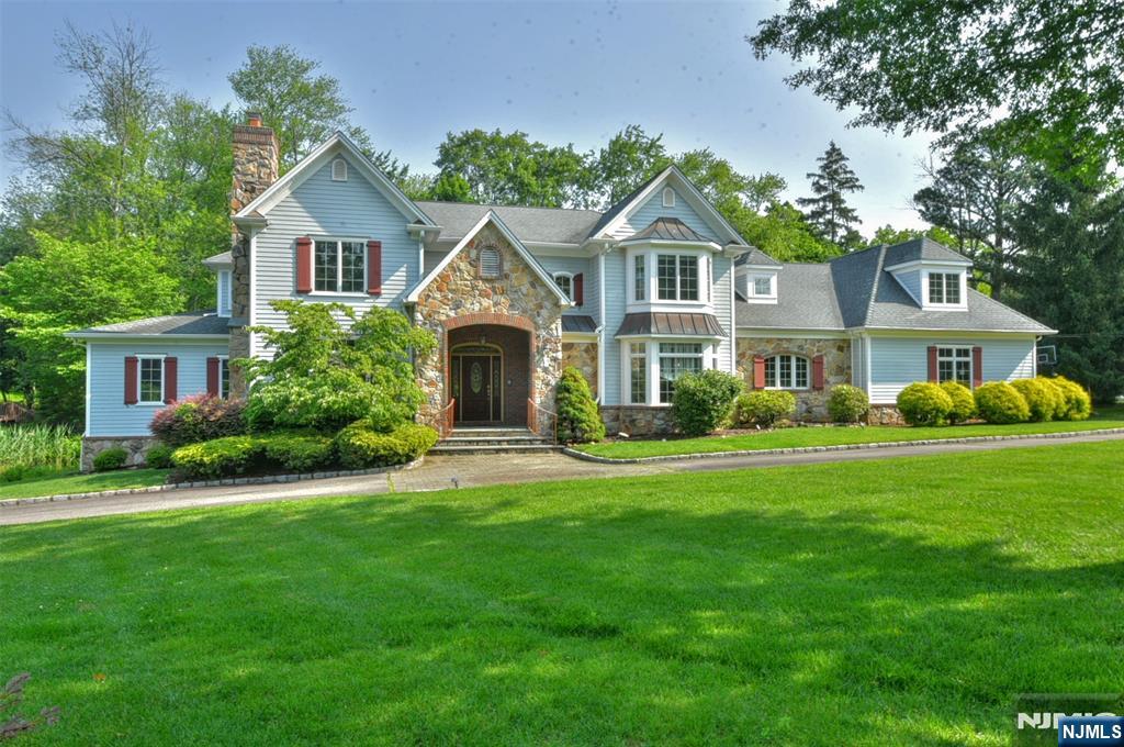 Property for Sale at 25 Stony Brook Drive, North Caldwell, New Jersey - Bedrooms: 5 
Bathrooms: 6.5 
Rooms: 12  - $2,375,000