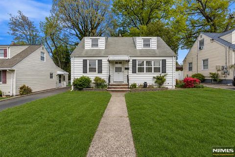 93 Willow Street Elmwood Park NJ 07407