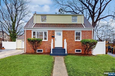 1 S Paula Drive, Bergenfield, NJ 07621 - MLS#: 25009401