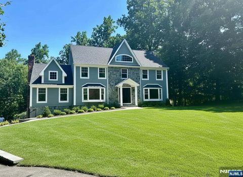 Photo of 53 Gristmill LN, Upper Saddle River, NJ 07458 (MLS # 26027823)
