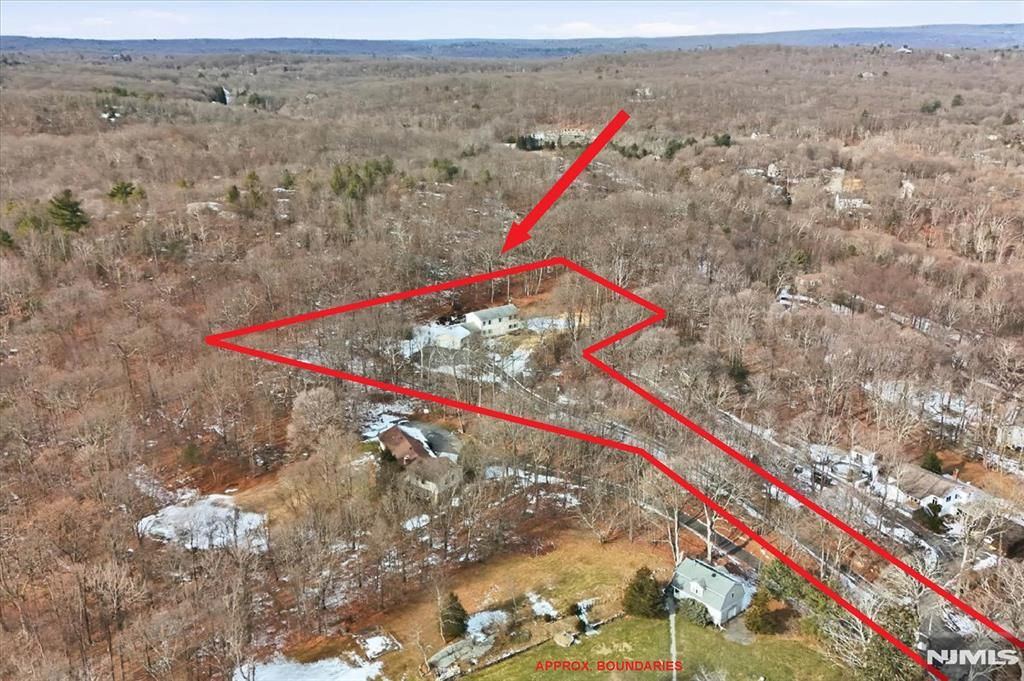 Photo of 611 Snake Den Road, West Milford, NJ 07480 (MLS # 25042749)