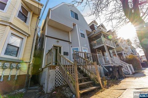 Photo of 152 10th Street, Newark, NJ 07107 (MLS # 25044159)