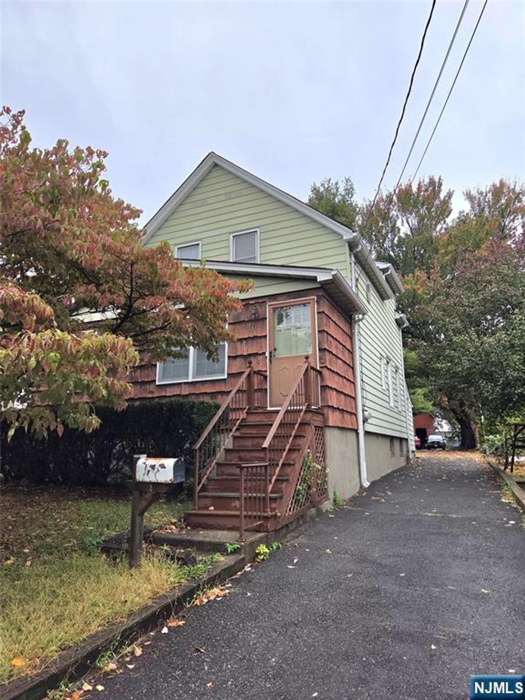Photo of 87 Midland Avenue, Wallington, NJ 07057 (MLS # 25036676)
