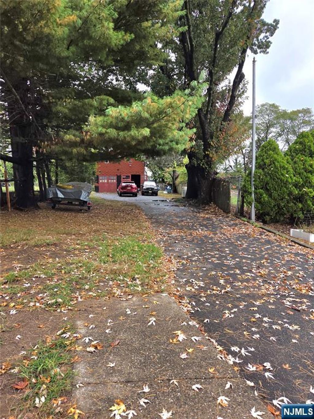 Photo of 87 Midland Avenue, Wallington, NJ 07057 (MLS # 25036676)