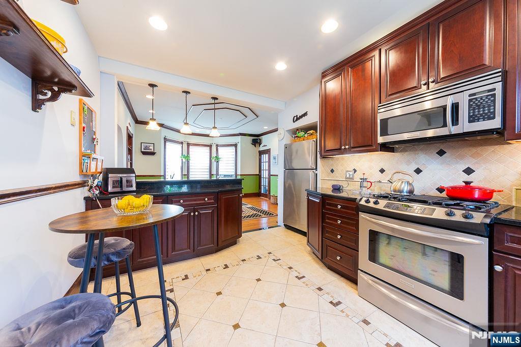 320 Orient Way