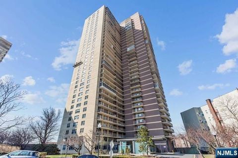 6040 Boulevard E 25F West New York NJ 07093