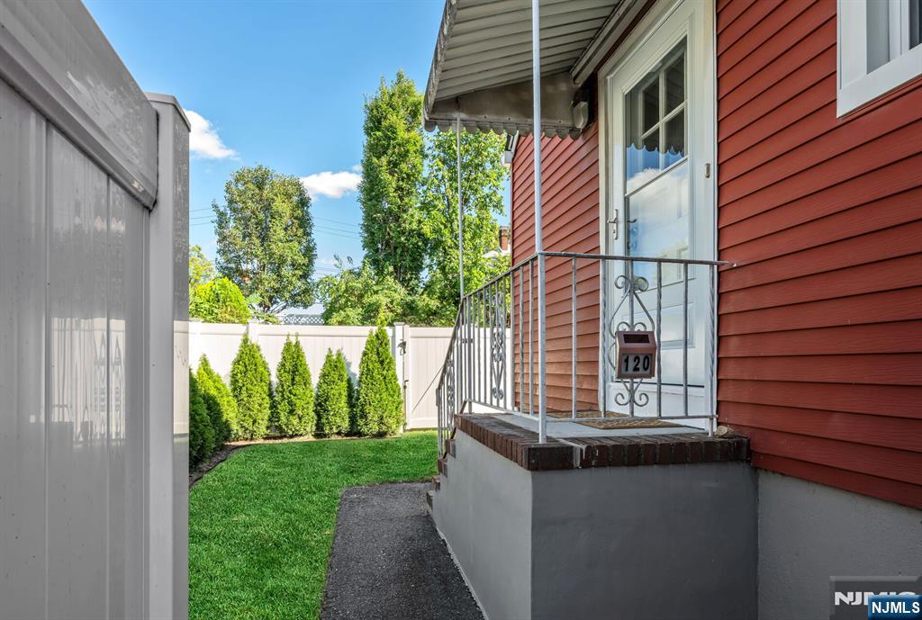 122 Westview Avenue