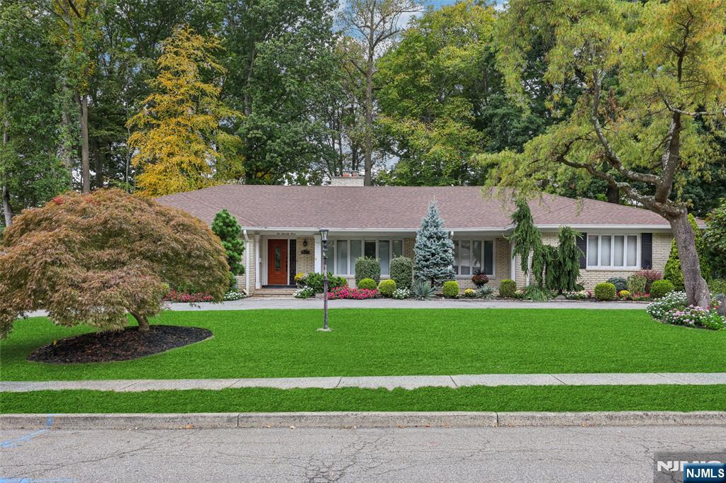 Property for Sale at 673 Iroquois Street, Oradell, New Jersey - Bedrooms: 5 
Bathrooms: 3 
Rooms: 13  - $1,495,000