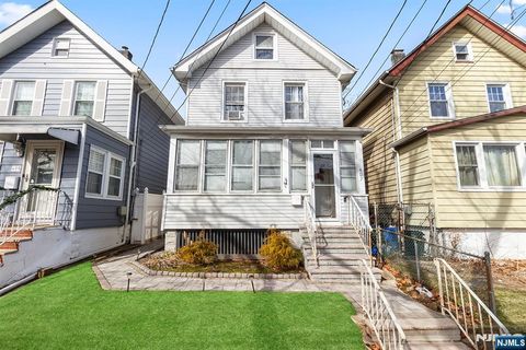 407 Davis Avenue, Kearny, NJ 07032 - MLS#: 25009131