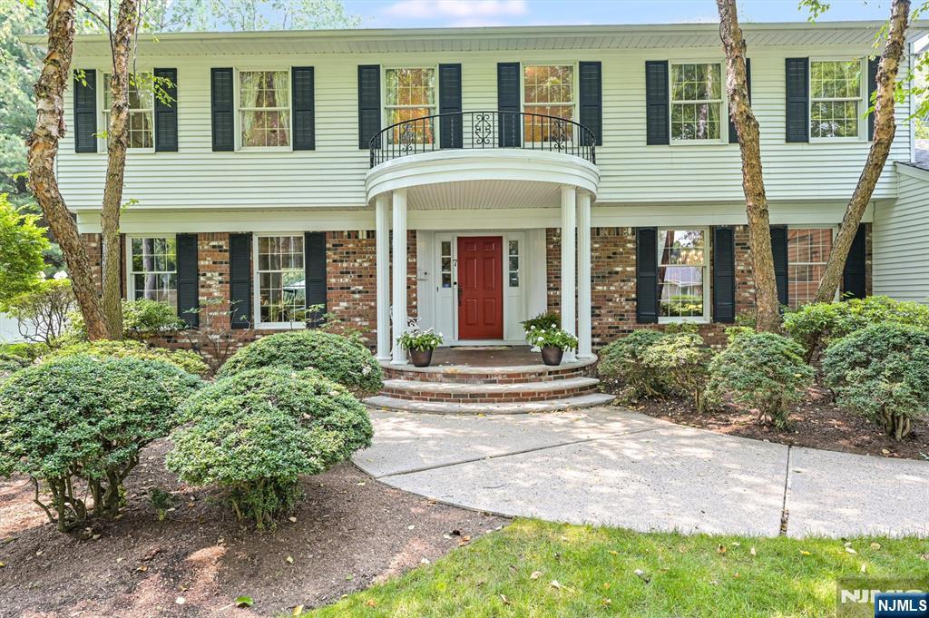 7 Arthur Court