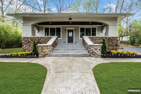Photo of 69 Broadway, Park Ridge, NJ 07656 (MLS # 26023004)