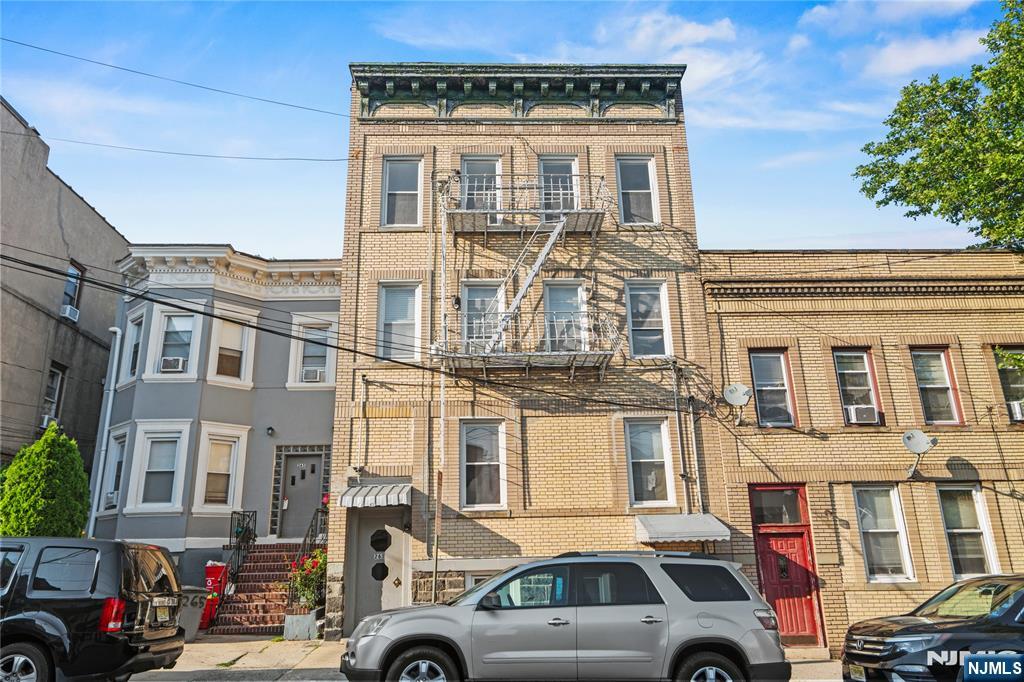 Rental Property at 263 Cliff St, Cliffside Park, New Jersey - Bedrooms: 1 
Bathrooms: 1 
Rooms: 3  - $1,950 MO.