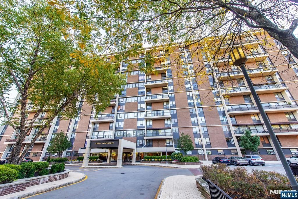 Photo of 1 Horizon Road #403, Fort Lee, NJ 07024 (MLS # 26007503)