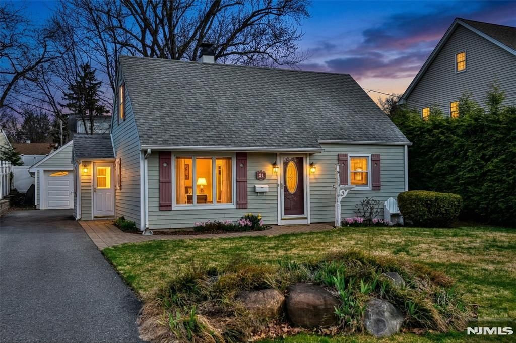 Photo of 21 Charles Terrace, Waldwick, NJ 07463 (MLS # 26000608)