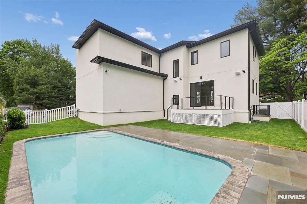 1 Bancroft Place