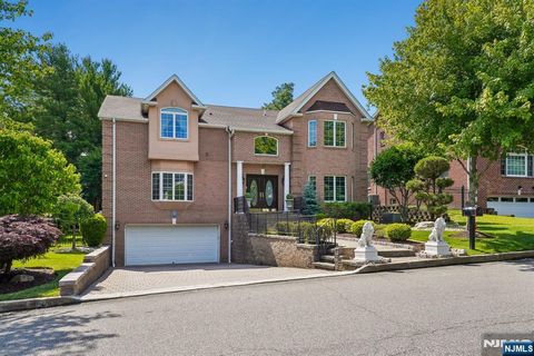 Photo of 275 Marietta Street, Englewood Cliffs, NJ 07632 (MLS # 26022255)