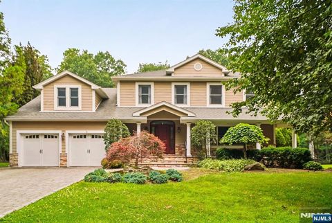 Photo of 5 Fairfield Court, Demarest, NJ 07627 (MLS # 26027712)