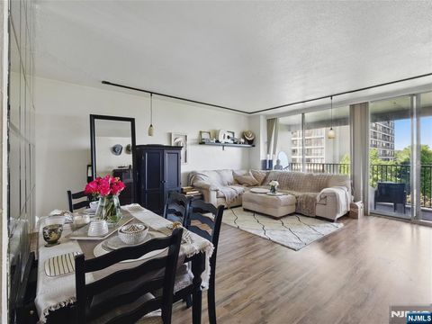 5 Horizon Road 306 Fort Lee NJ 07024