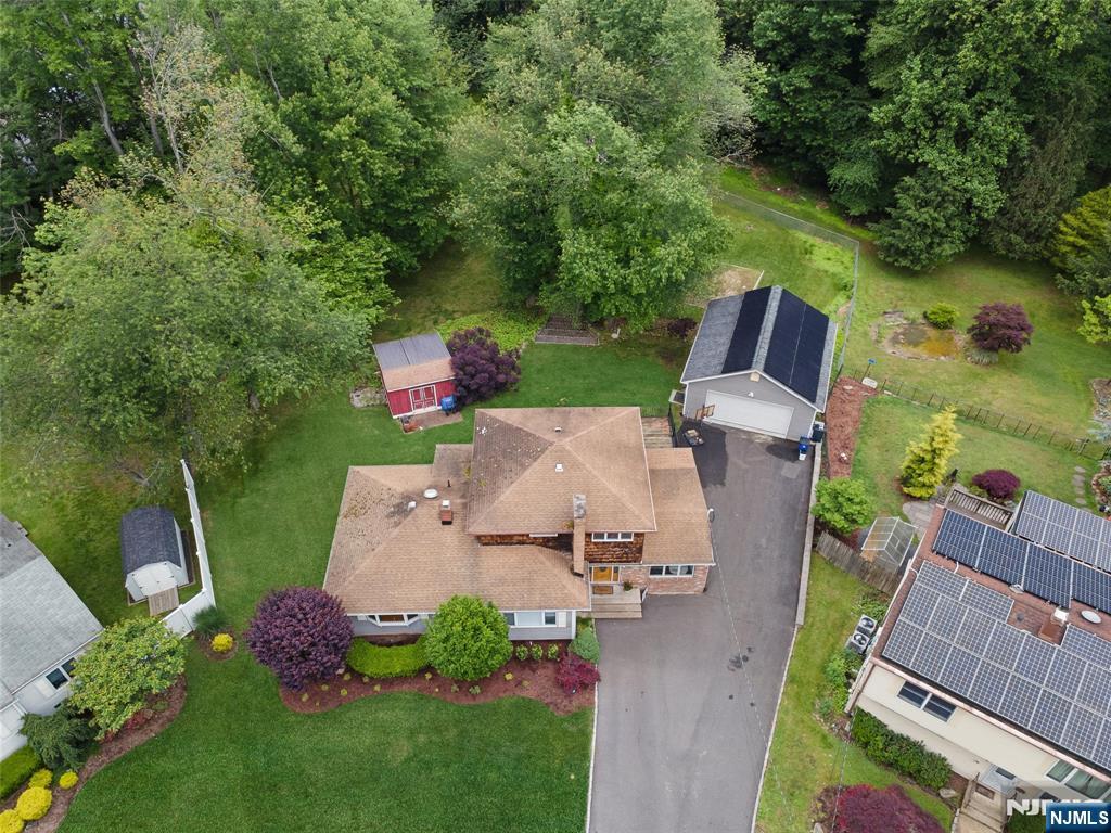21 Lakeview Drive