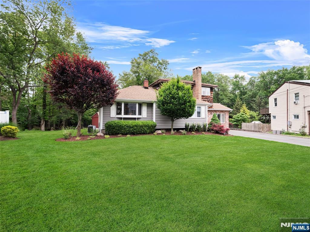 21 Lakeview Drive