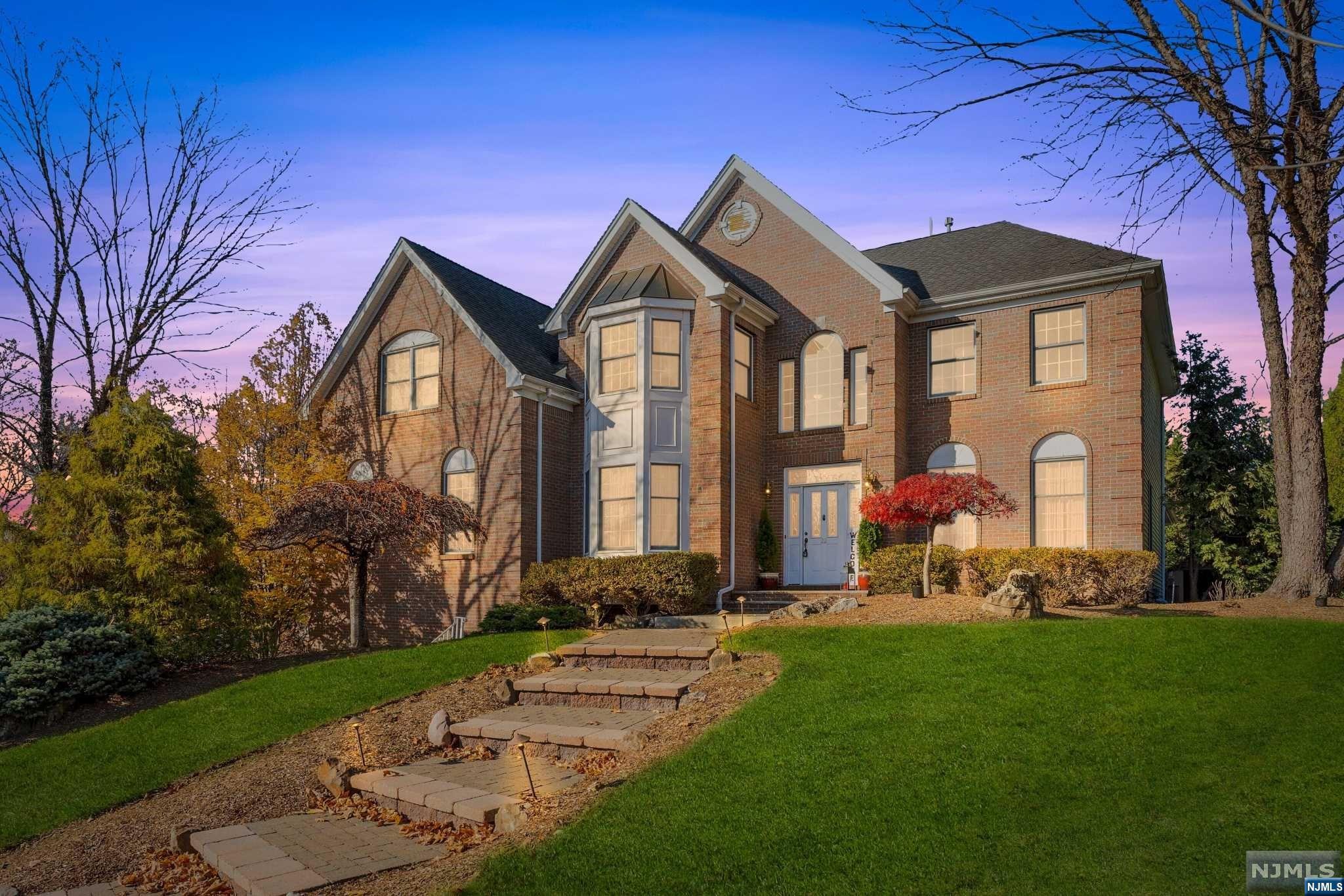 Property for Sale at 22 Briarwood Way, North Haledon, New Jersey - Bedrooms: 4 
Bathrooms: 3 
Rooms: 10  - $1,690,000