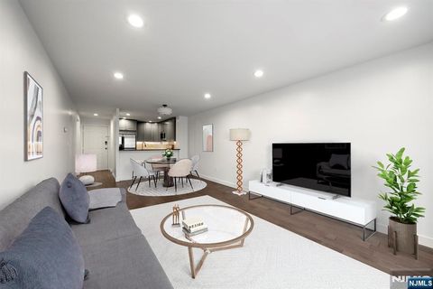 Photo of 417 Ellery Ct, Edgewater, NJ 07020 (MLS # 25042673)