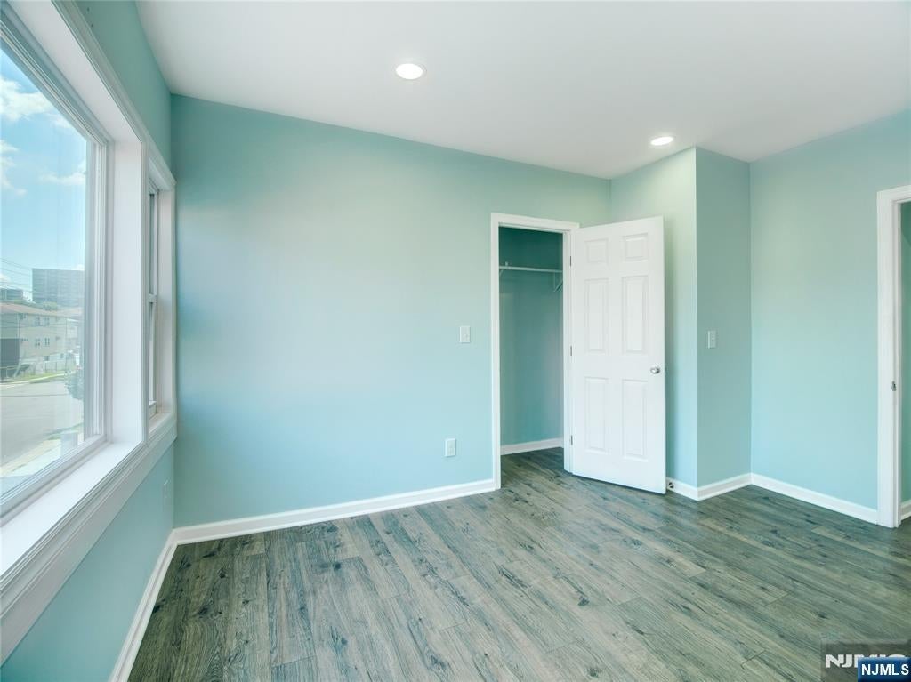 27 Honiss Street 2