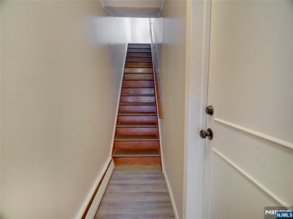 27 Honiss Street 2