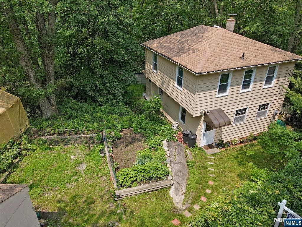 19 Skyland Avenue, Wanaque, New Jersey - 4 Bedrooms  
3 Bathrooms  
7 Rooms - 