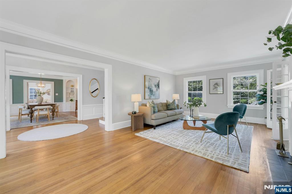 212 Midland Avenue
