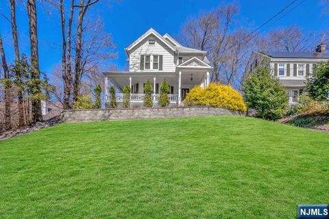 MLS: 25009479
