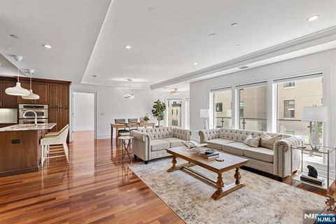 32 Eton Row Weehawken NJ 07086