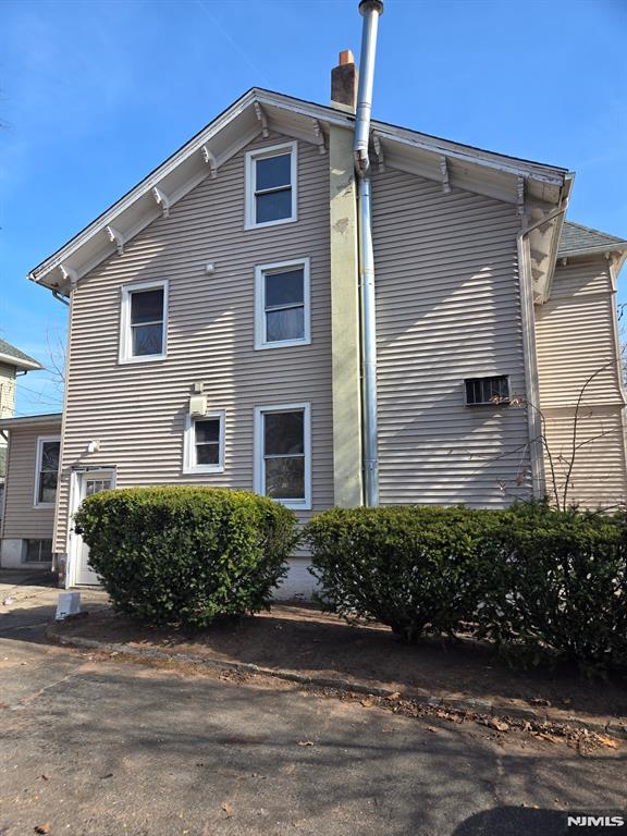 Englewood, New Jersey 07631, United States, 4 Bedrooms Bedrooms, ,2 BathroomsBathrooms,Residential,Pending,88867