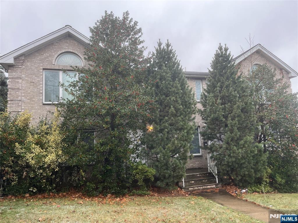 120 Edsall Boulevard