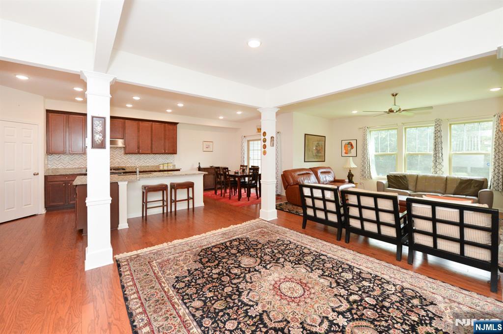 27 Winfield Drive 903