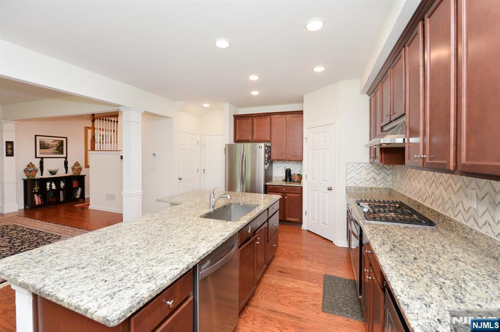 27 Winfield Drive 903