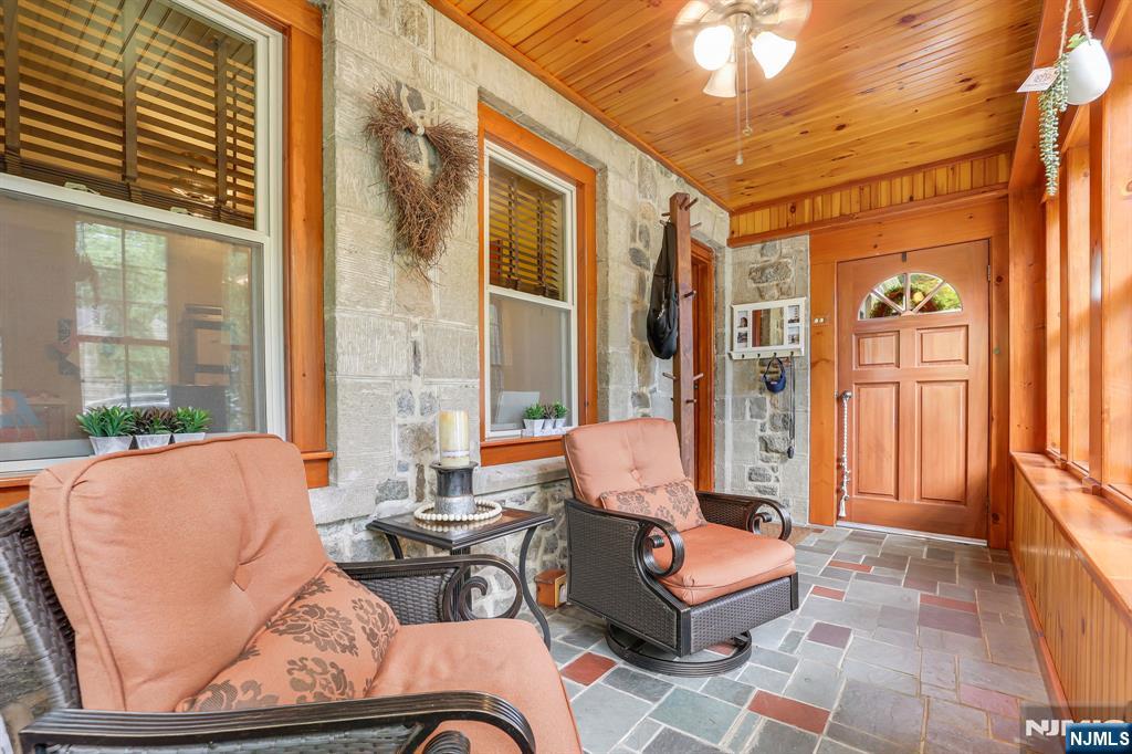 26 Maple Road