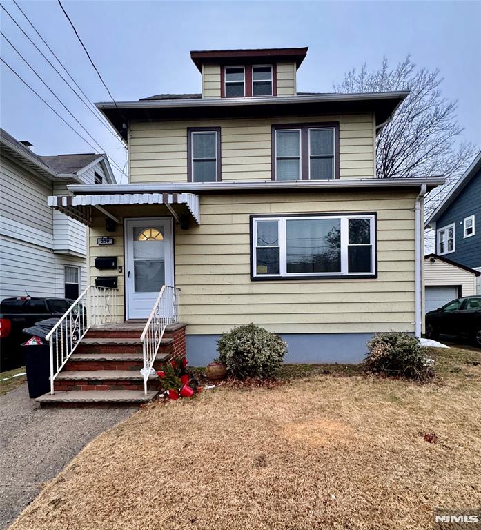 230 Trenton Ave 2, Clifton, New Jersey - 1 Bedrooms  
1 Bathrooms  
5 Rooms - 