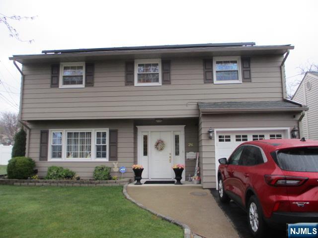 Property for Sale at 26 Donna Court, Nutley, New Jersey - Bedrooms: 3 
Bathrooms: 2 
Rooms: 7  - $640,000