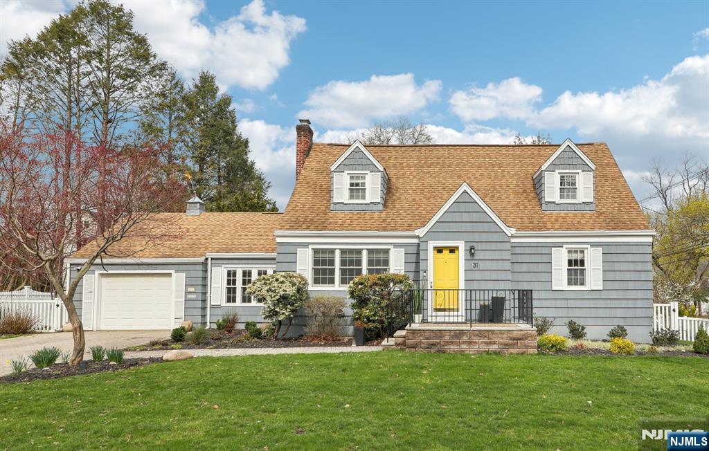 Rental Property at 31 Weil Pl, Cresskill, New Jersey - Bedrooms: 4 
Bathrooms: 2 
Rooms: 9  - $5,950 MO.