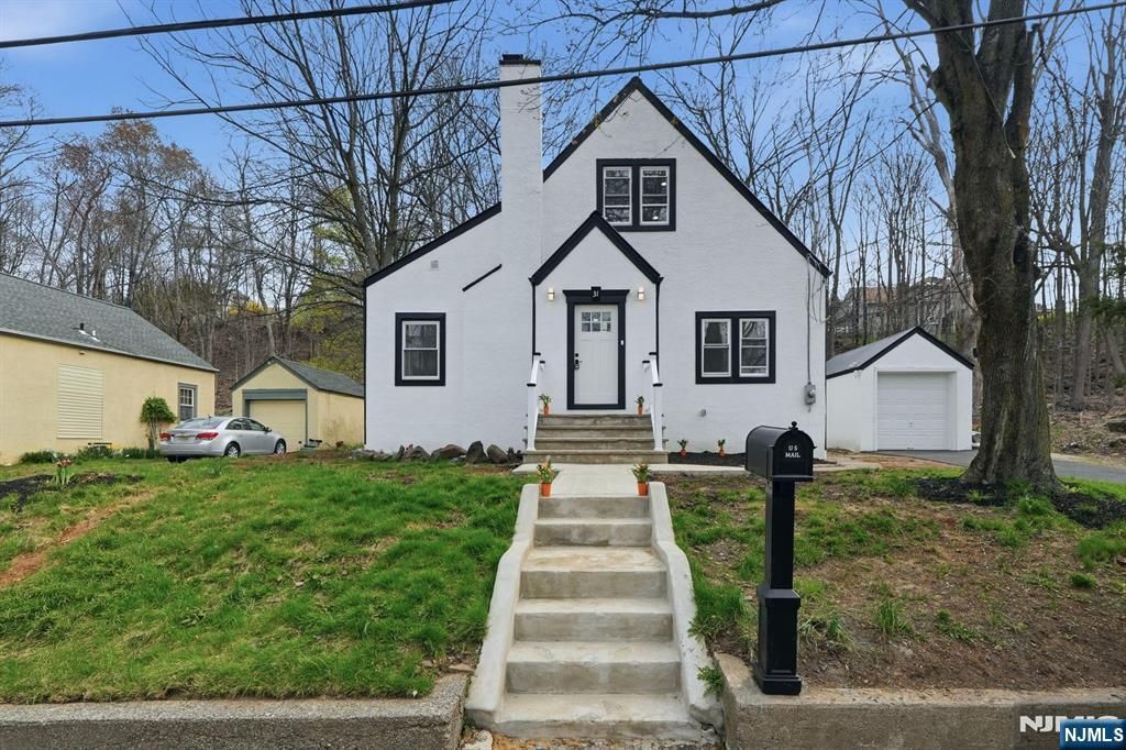 Photo of 31 Saint Moritz Place, Wayne, NJ 07470 (MLS # 26012790)