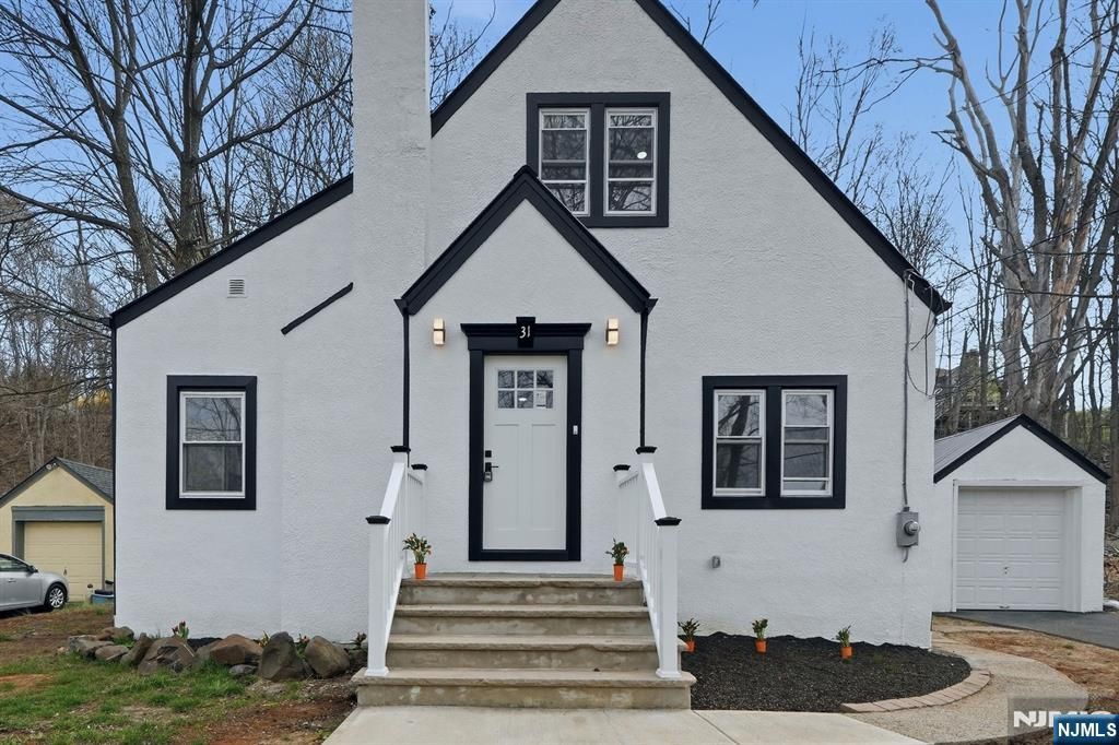 Photo of 31 Saint Moritz Place, Wayne, NJ 07470 (MLS # 26012790)