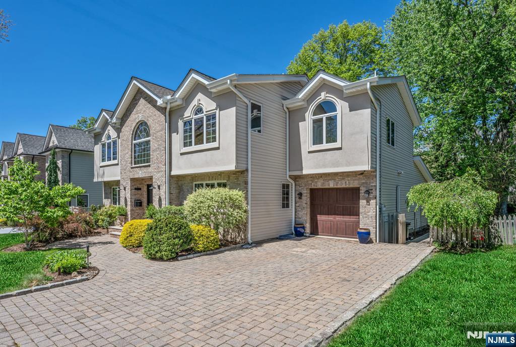 309 South Drive