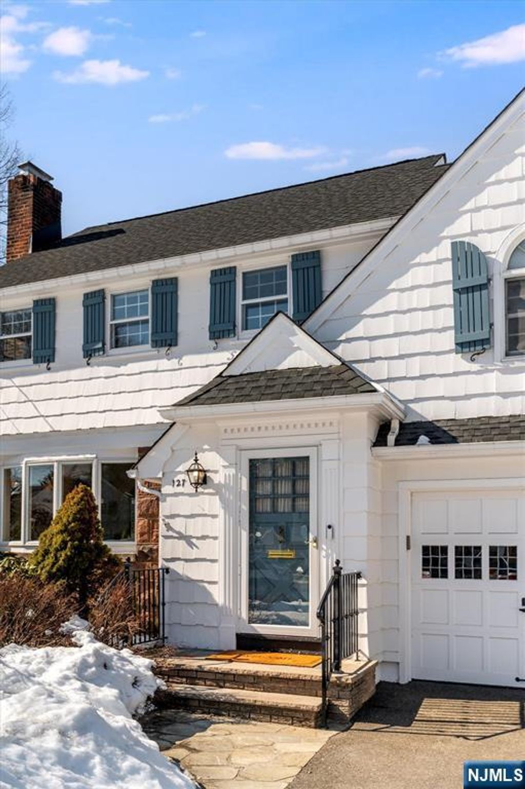 Photo of 127 Central Avenue, Glen Rock, NJ 07452 (MLS # 25044012)