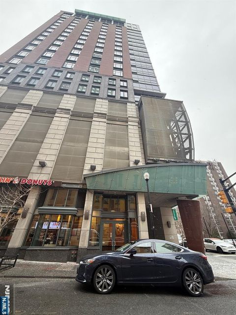 Photo of 105 Greene St #1505, Jersey City, NJ 07302 (MLS # 26001297)