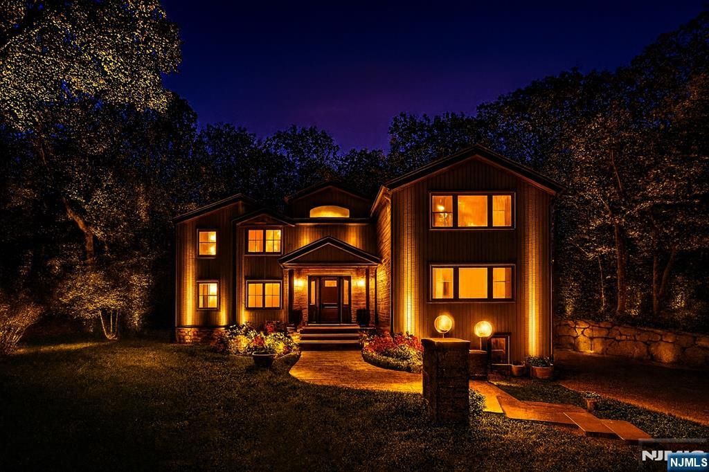 Photo of 206 Peterson Place, Ramsey, NJ 07446 (MLS # 25041833)