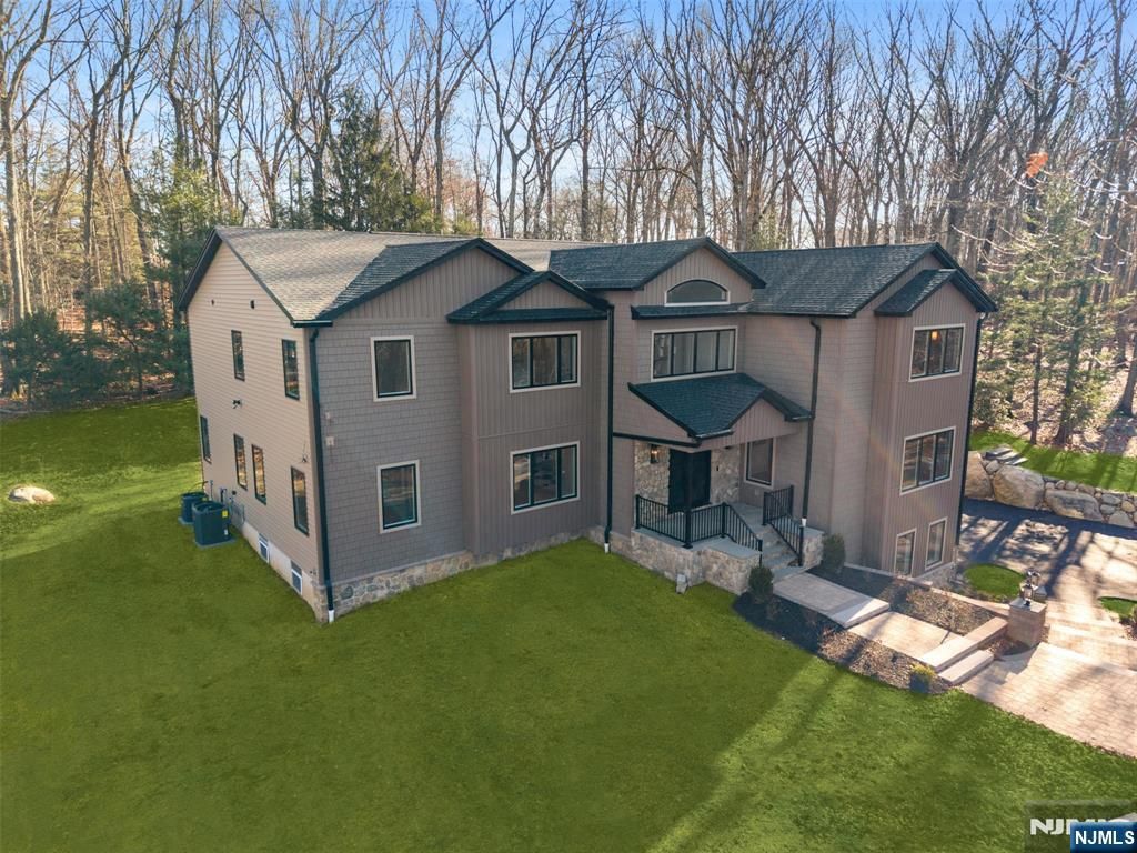 Photo of 206 Peterson Place, Ramsey, NJ 07446 (MLS # 25041833)