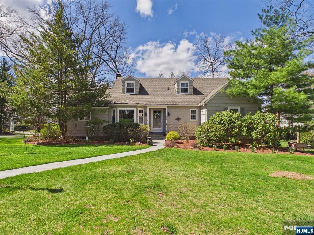 Photo of 808 Parsons Road, Ridgewood Village, NJ 07450 (MLS # 26011692)