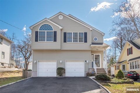 Photo of 34 Thomas Street, Caldwell, NJ 07006 (MLS # 26009062)