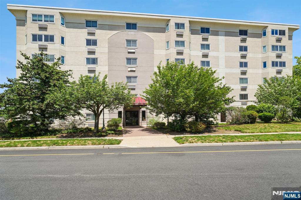 310 Lookout Avenue 501